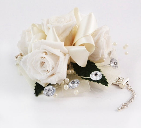 BOUTONNIERE & CORSAGE